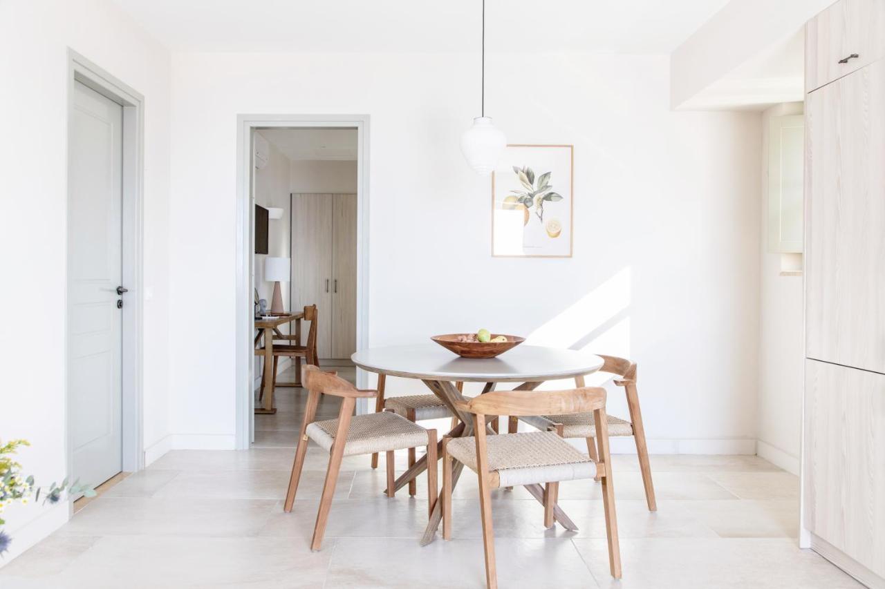 Amani Living Villa Stoúpa Buitenkant foto
